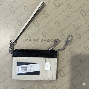 NWT Marc Jacobs The Groove Wristlet in Marshmallow Multi